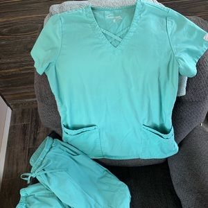 Medium Scrubs Set